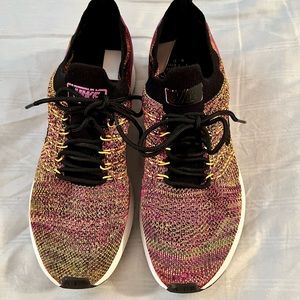 Nike gently used sneakers!